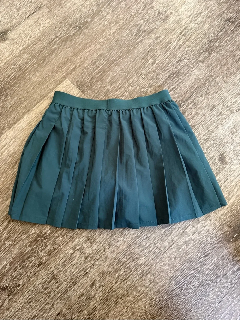 ALO Yoga Teal Green Pleated Skort